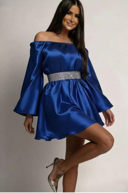 rochie cu maneci clopot din satin